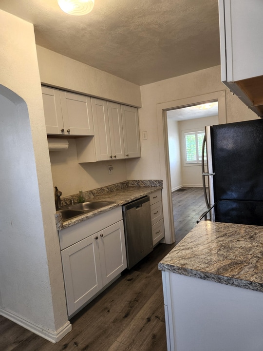 Building Photo - 508 E Cleveland Ave