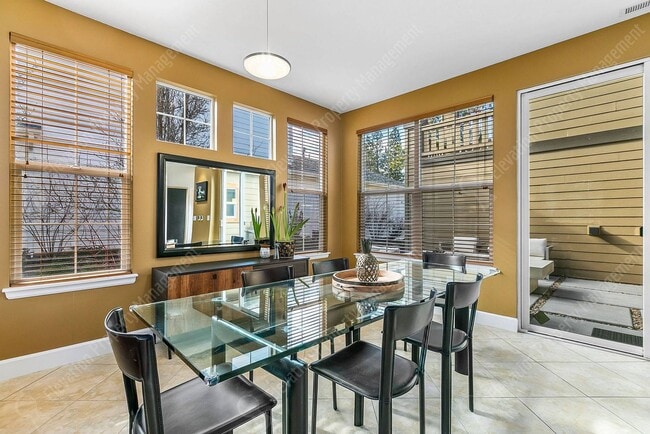 Building Photo - **UNFURNISHED** Charming and unique 2 BR in an upscale west Bend neighborhood