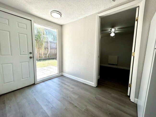Building Photo - 8220 Krag Dr