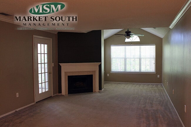 Building Photo - GATED COMMUNITY - HOOVER CREEK PLANTATION