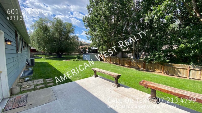 Building Photo - 601 6th St