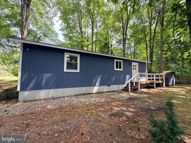 Building Photo - 13 Robin Hood Trail