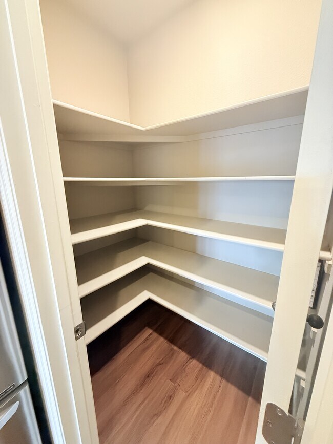 Building Photo - 257 Vela Pl