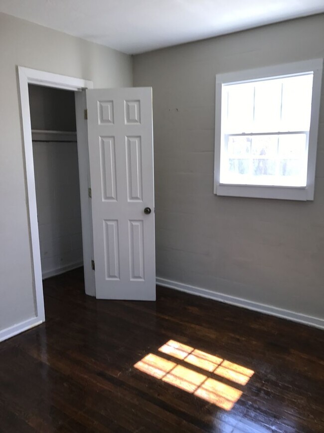 Building Photo - 3 Bedroom Home Minutes From Tech Campus!