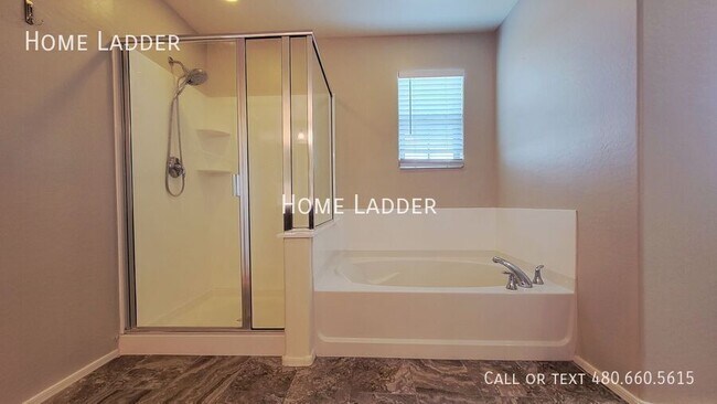 Building Photo - 12034 W Tether Trl