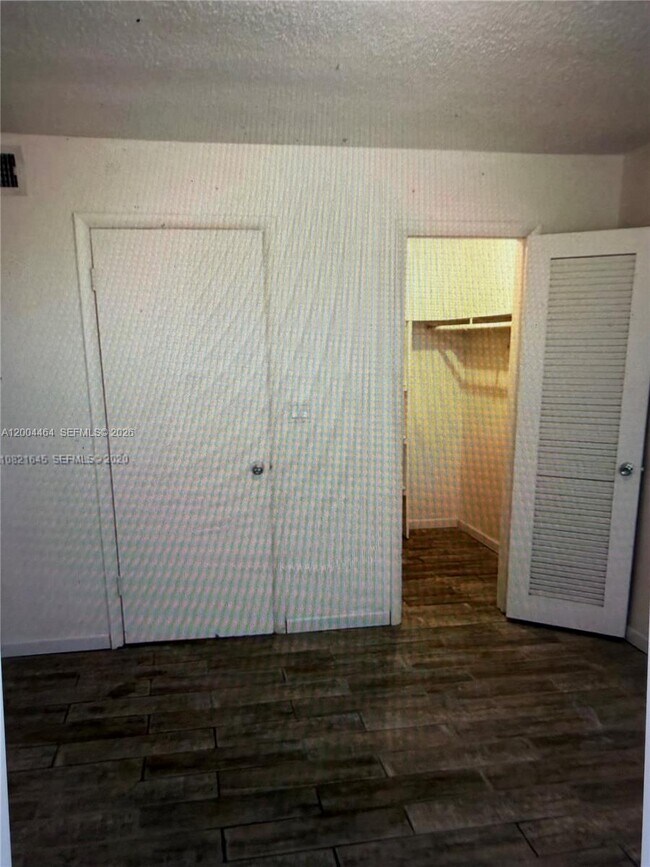 Building Photo - 2415 Lincoln St