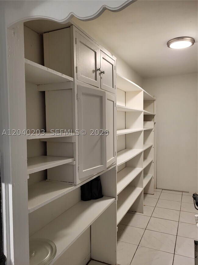 Building Photo - 5200 SW 89th Pl