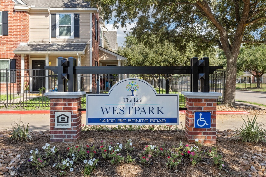 Primary Photo - Life at Westpark