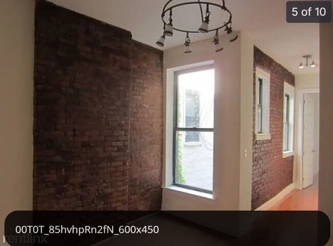 Building Photo - 316 Eldert Ln