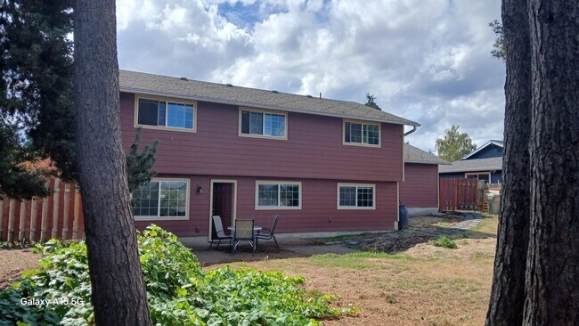 Building Photo - 18715 NW Lapine St
