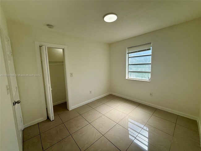 Building Photo - 1146 NW 46th St