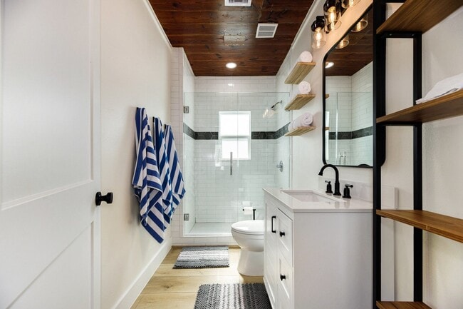 Building Photo - 1224 53rd St