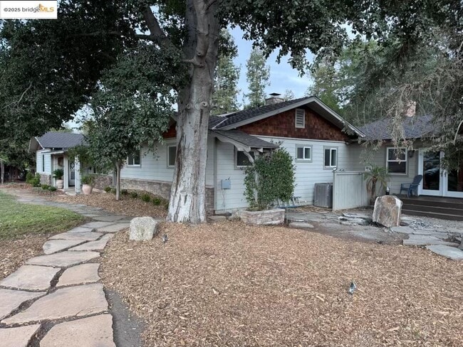 Building Photo - 1780 Buena Vista Ave