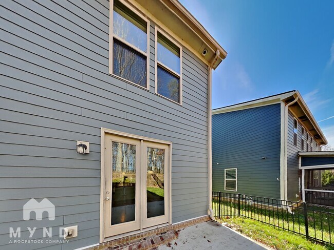 Building Photo - 1019 Willowcroft Dr