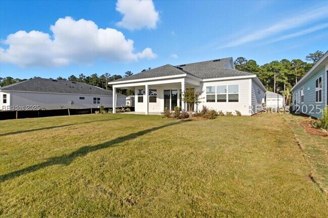 Building Photo - 921 Tropics Ave