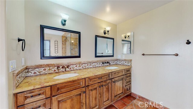 Building Photo - 227 Pso De Granada