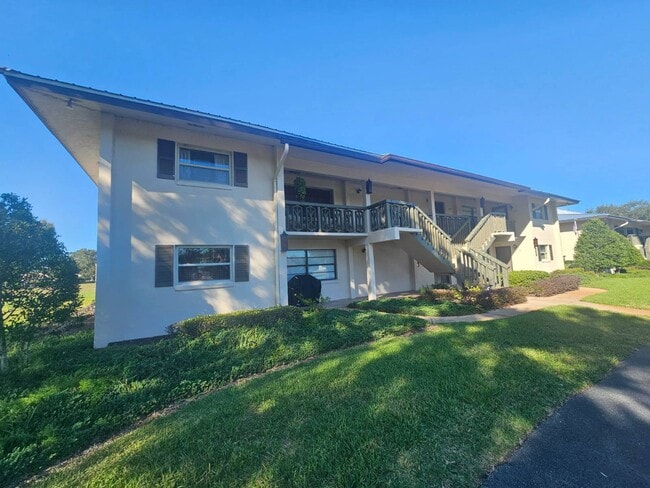 Building Photo - 114 Fairway Ct