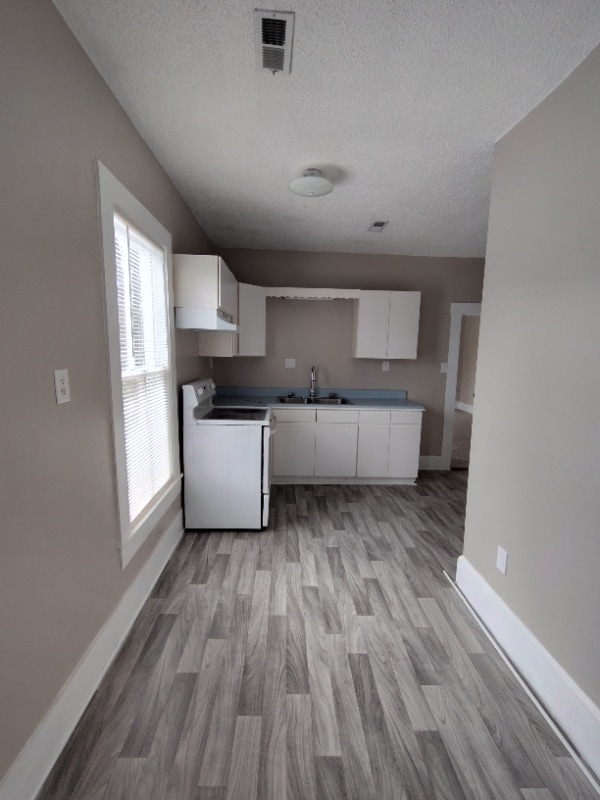 Building Photo - 424 W Main St