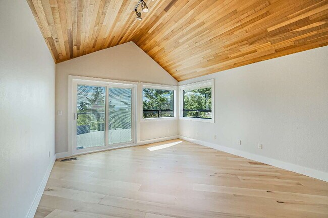 Building Photo - Sophisticated and Elegant home is located in Harbor Ridge at Browns Point. Spacious 4 bedroom, 4 ...