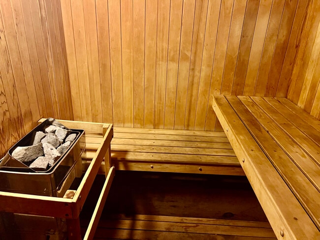 Building Photo - 2650 Broadway