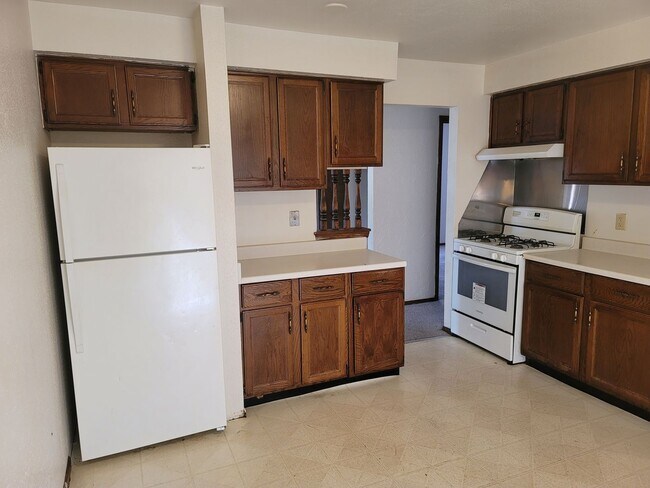 Building Photo - 5730-5732-5732 N 94th St