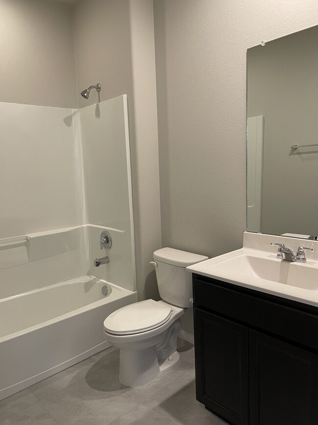 Building Photo - 4868 Longs Peak Rd NE