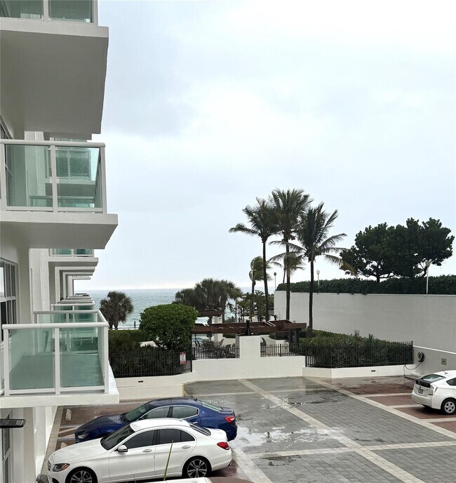 Building Photo - 3550 Galt Ocean Dr