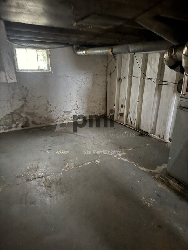 Building Photo - 1704 N Gulick Ave