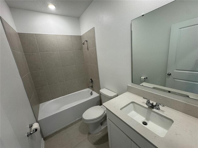 Building Photo - 2959 SAVIOR Ave