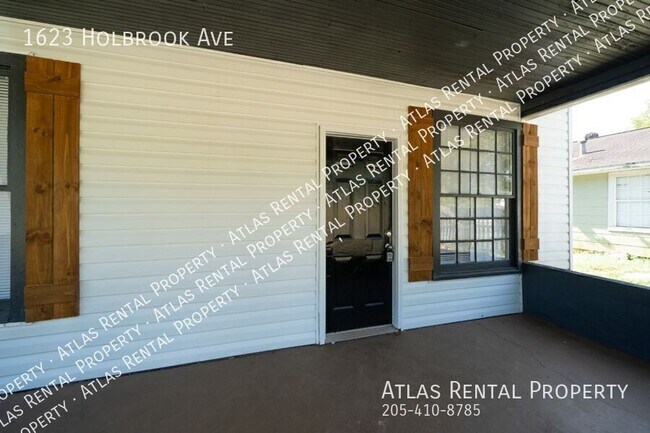 Building Photo - 1623 Holbrook Ave