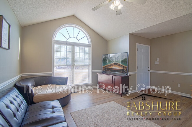 Building Photo - 7604 Lilly Pond Ln