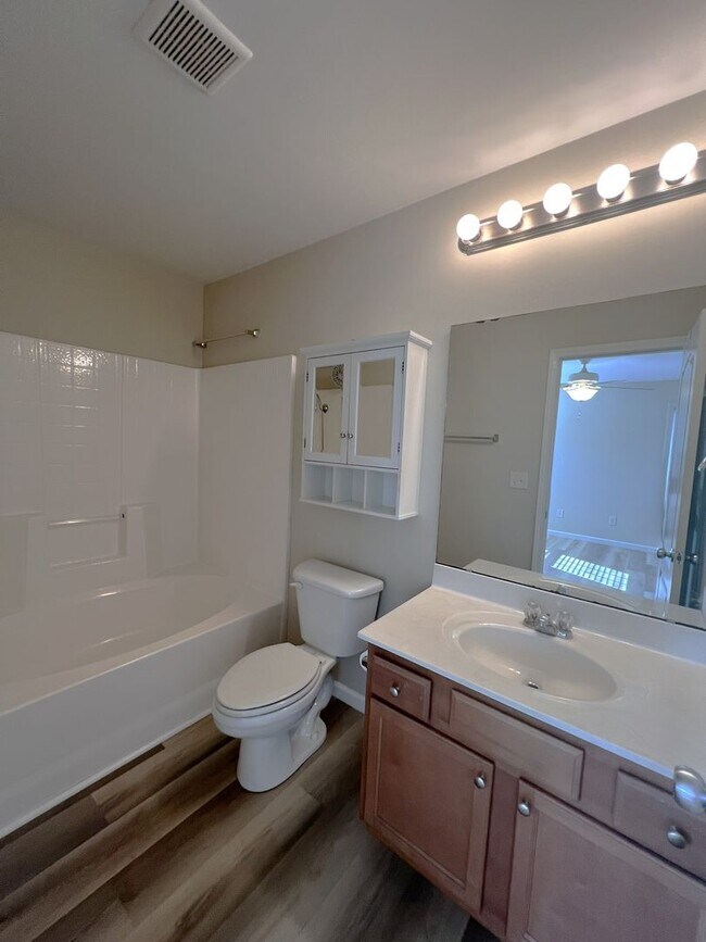 Building Photo - Windsor Park