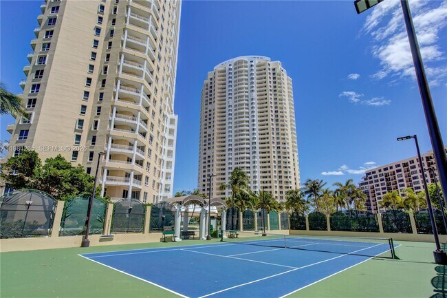 Building Photo - 848 Brickell Key Dr