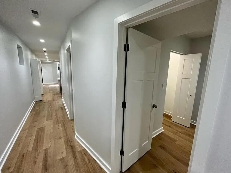 Building Photo - 1452 N Fairfield Ave