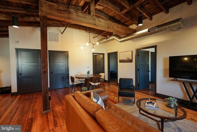 Building Photo - 437 W Grant St