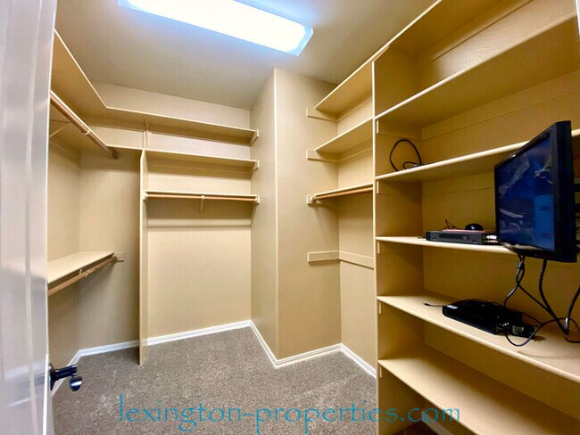 Building Photo - 149 Cascade Falls Dr