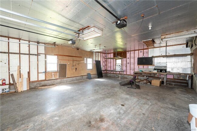 Building Photo - Van Buren RD, Single Family Home