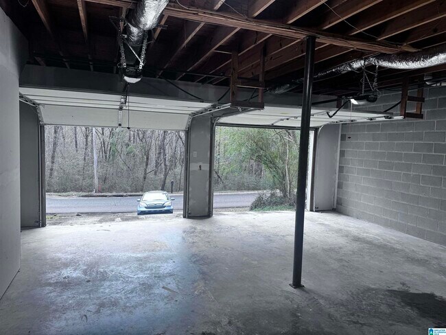 Building Photo - 8227 Country Cir