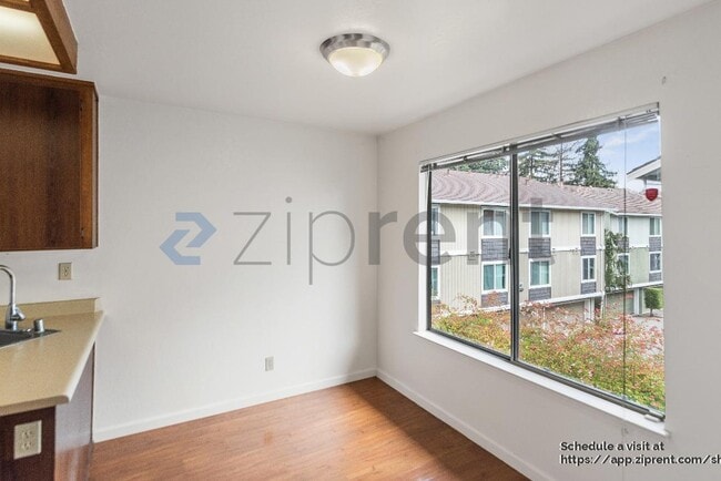 Building Photo - 2547 Easton Ln
