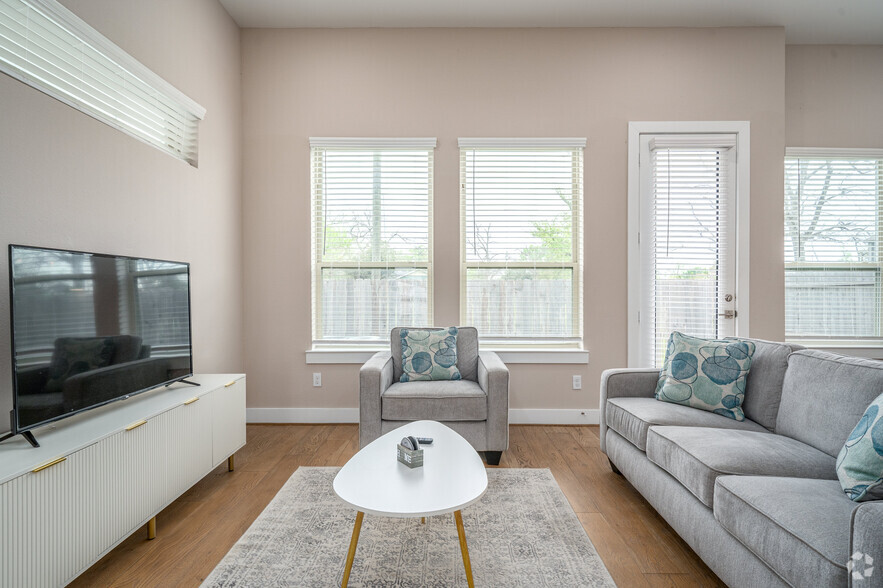 Primary Photo - Donovan Homes