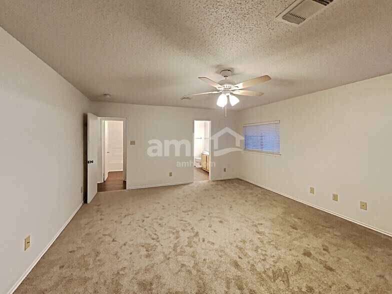 Building Photo - 8334 Tavern Pt