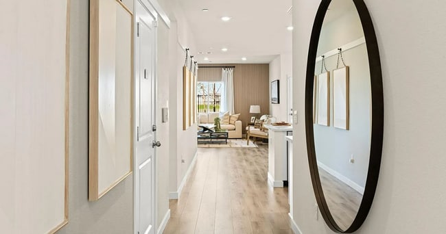 Building Photo - Beautiful 4 bed 2 bath located in West Roseville!