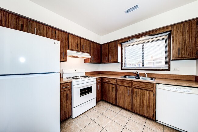 Building Photo - 15706 Peggy Ln