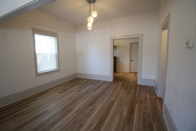 Building Photo - 1214 N 7th Ave