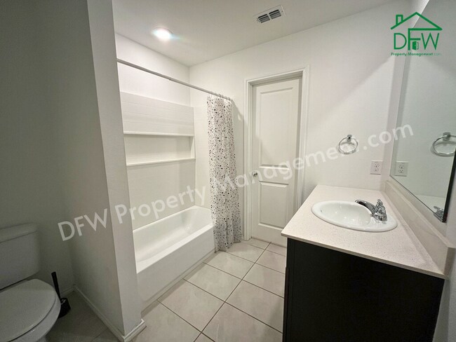 Building Photo - Charming 3-Bedroom Home for Lease in Quiet Little Elm Neighborhood!