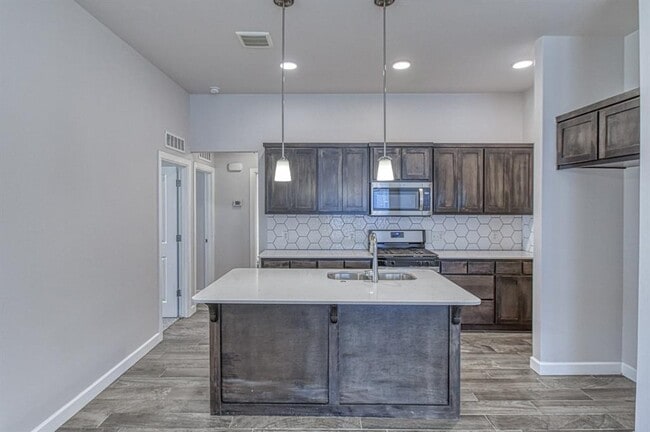 Building Photo - 3313 Mt Nebo Dr