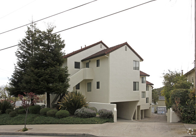 Building Photo - 675 Jefferson Street - Monterey