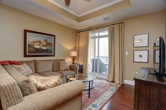 Building Photo - Luxurious One Bedroom Condo in Buckhead!