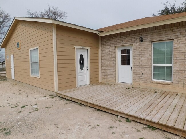 Building Photo - 144 Cerezo Ave