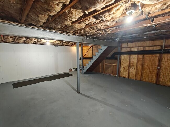 Building Photo - 700 High Street Ext